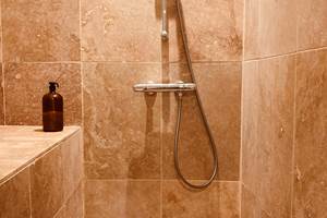 La cabane, la douche