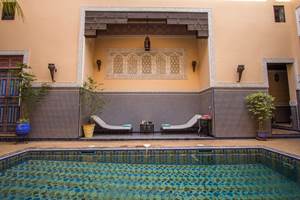 Piscine-Solarium-Riad