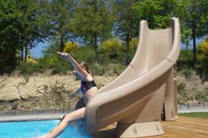 camping-la-perle-creuse-toboggan piscine