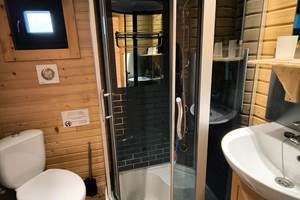 salle-bain-roulotte-insolite-sarthe