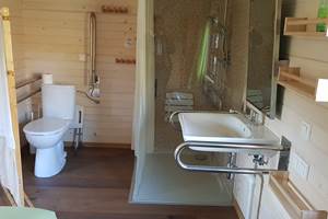 Cabane du Cerf, sanitaires PMR