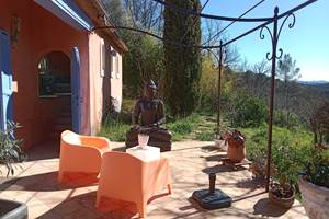 La terrasse et son Boudha