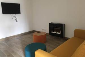LES-CINQ-MÉSANGES-Chambres-d'hôtes-Salon-TV
