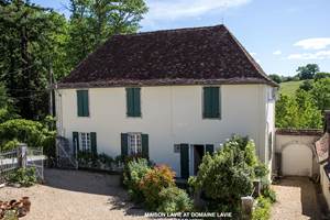 Maison Lavie au Domaine Lavie arrie`re