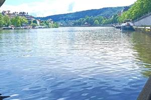 Halage sous le pont de Jambes (Namur)