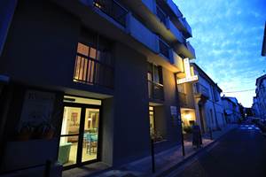 Hotel des Tuileries, Nîmes centre proche Musée de la Romanité