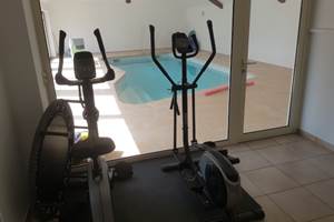 Coin fitness (vélo d'intérieur, vélo elliptique et tapis de course) ouvert de 9 à 19h