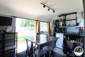 12 Gite la chevalerie 49170 roulotte loge des clowns