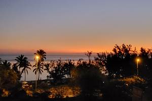 Vue sur la plage de Trou d'eau de nuit