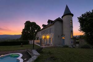Piscine et coucher de soleil au Manoir du Colombie