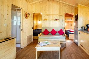 les-chalets-de-fiolles-tarn-occitanie-location-cabane-lodge-glamping-int1