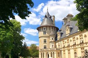 CHATEAU VUE DE L'ENTREE RUE DE L'EGLISE