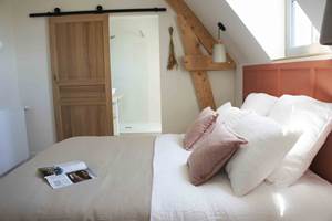 Chambre-Tilleul-Lit-Maison-Chemin-chambres-d-hotes-Amboise-Touraine-Centre-Val-de-Loire