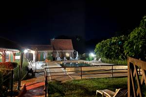 Piscine près de la terrasse