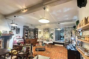 BOUTIQUE DANS LE BAR