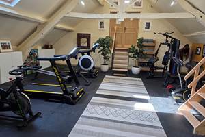 Une nouvelle et grande salle de Fitness