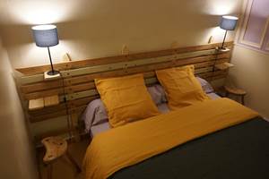 Grand lit double bed and breakfast à Douarnenez