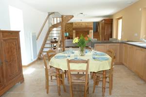 Pièce à vivre : cuisine, salon et salle à manger
