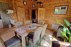 camping-la-perle-creuse-chalet Florida-coin repas