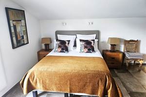 VILLARIVIERAbedroom5