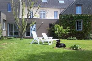 Le Nid des 2 Creuse vu du jardin