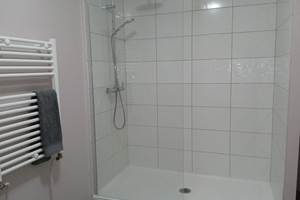 salle d'eau chambre 13