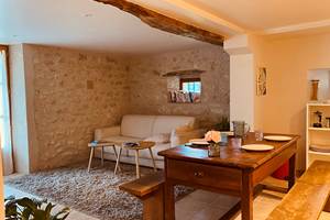 gite-sainte-raffine-salon3