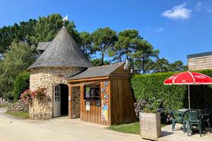 01-Lomariaquer_Camping de la Tour_Accueil et Snack