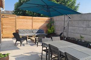 Terrasse extérieure exposée sud 50m² et grand parking pour un week-end à Lille