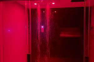 love-room-eden-de-roques-douche-sensorielle