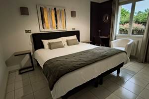 chambre-hote-piscine-spa-la-fleche