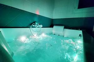 Gîtes, chambre d'hôtes et table d'hôtes gastronomique à Casteljaloux Lot et Garonne, piscine, jacuzzi et spa