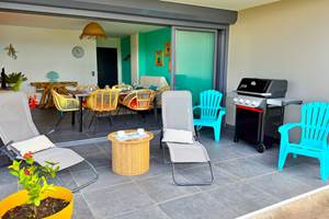terrasse avec barbecue