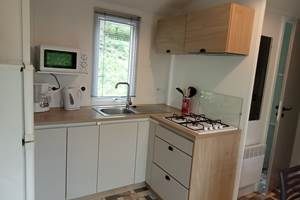 camping-la-perle-creuse-MH-6personnes-Oklahoma-cuisine