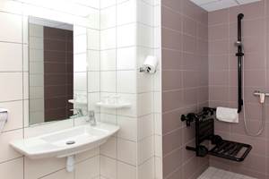 Lourdes hotel Sainte Suzanne (7)