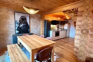 Espace repas Duplex Le Madres, vue sur le lac
