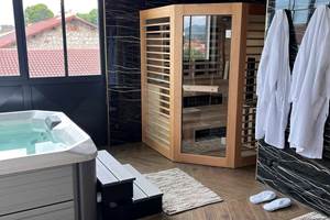 spa jacuzzi sauna