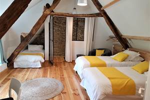 Chambre en configuration 3 lits simples, étage