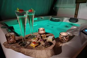 Lodge avec jacuzzi privé au Lodge de Kerescar, détente et relaxation pour une escale bien-être dans le Finistère