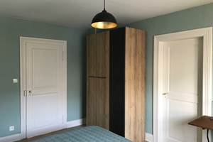 chambre centrale armoire