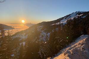 Coucher de soleil sur la mer de nuages