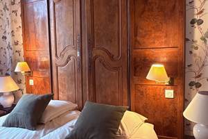 gite-deux-couronnes-chinon-chambre 3 lits b