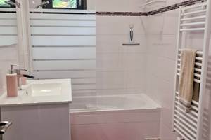 La salle de bain de l'étage
