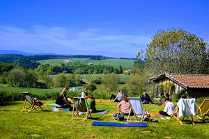 Stage 5 éléments - yoga devant la Halte du Pèlerin