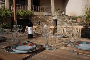 table-le-chateau-de-pervinquieres-exterieur