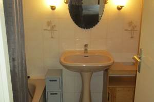 Gite des Oliviers Valros - Les Lavandes - salle de bain baignoire