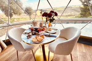 espace dînatoire romantique en pleine nature