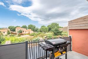 barbecue-exterieur-vue-nature-gite-olonzac