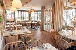 Hotel La Villa Rose Marie saint brevin océan chambre triple lit double lit simple grande douche petit déjeuner diner restaurant terrasse sous les pins
