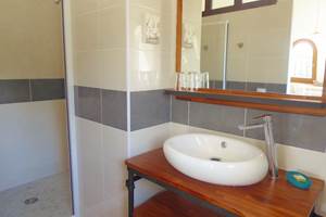 Chambre Massane salle d'eau